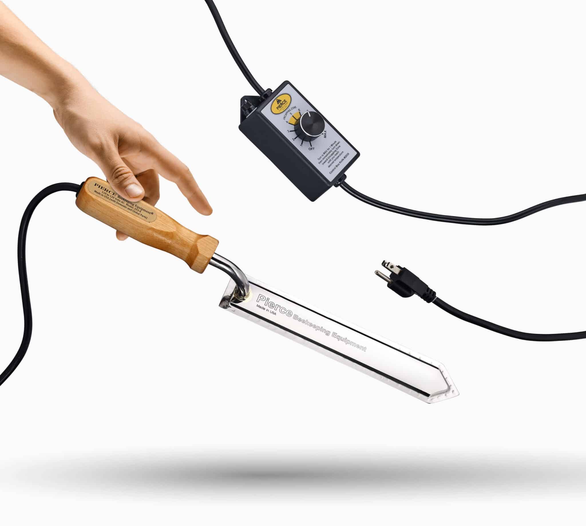 203X-UnCapKnife-Dynamic-Hand-WhiteBkgrd-scaled Entdeckelungsmesser "Speed King" mit Regelung